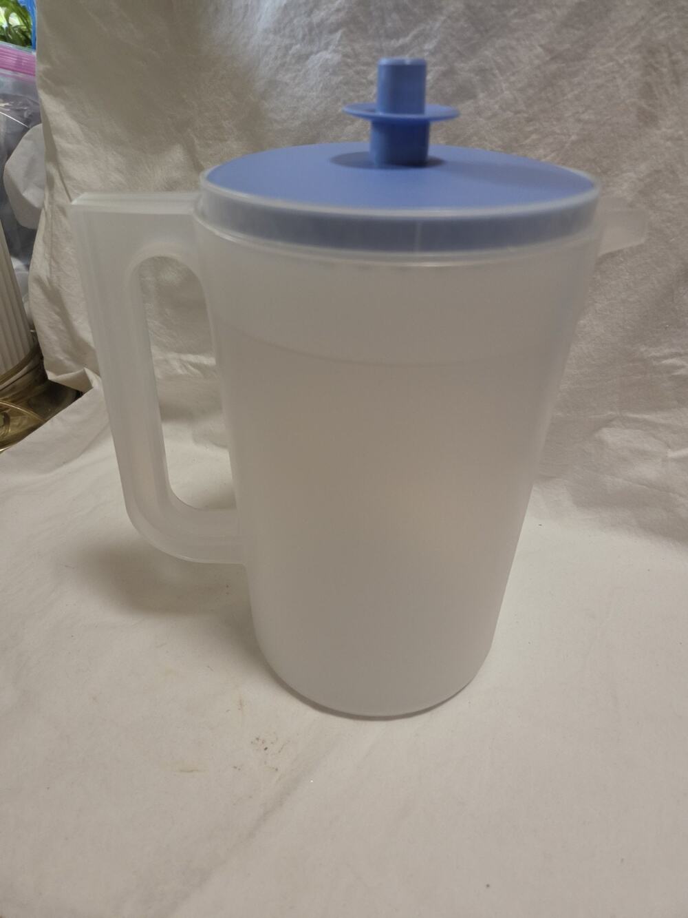 Vintage Clear Tupperware 1-1/2 Quart Pitcher 1575-6 With Push Button Lid